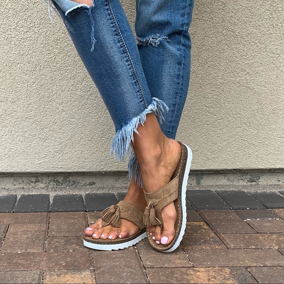 NIB Front Tassel Detail Platform Slide Sandal - Picture 3 of 7